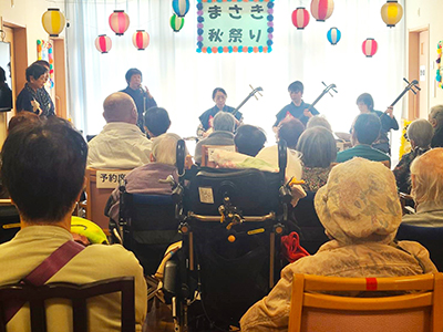 まさき秋まつりのオープニングを飾った三味線演奏