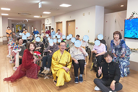 まさきで開催された美空えり子ショーでみなさんとの集合写真
