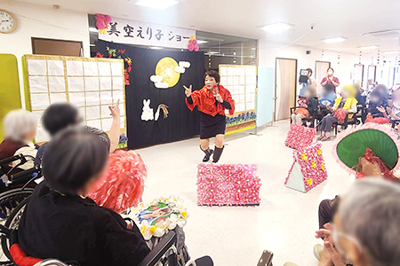 オカアツミさんの「狙いうち」に会場も大盛り上がり