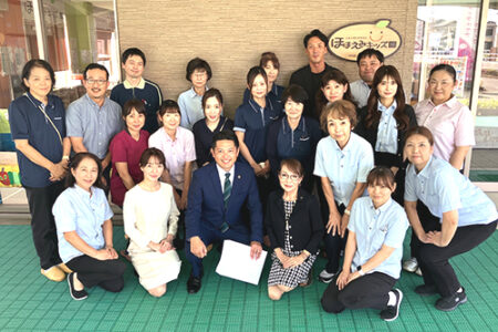 岐阜市の柴橋正直市長と羽島企画職員